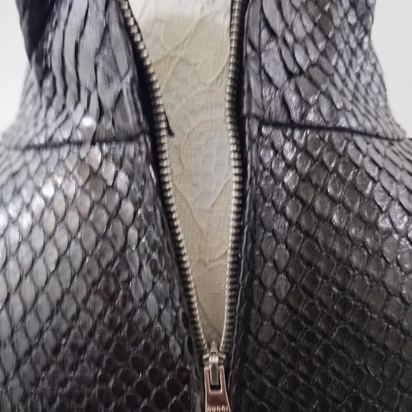 GUCCI TOP OR JACKET BLACK PYTHON